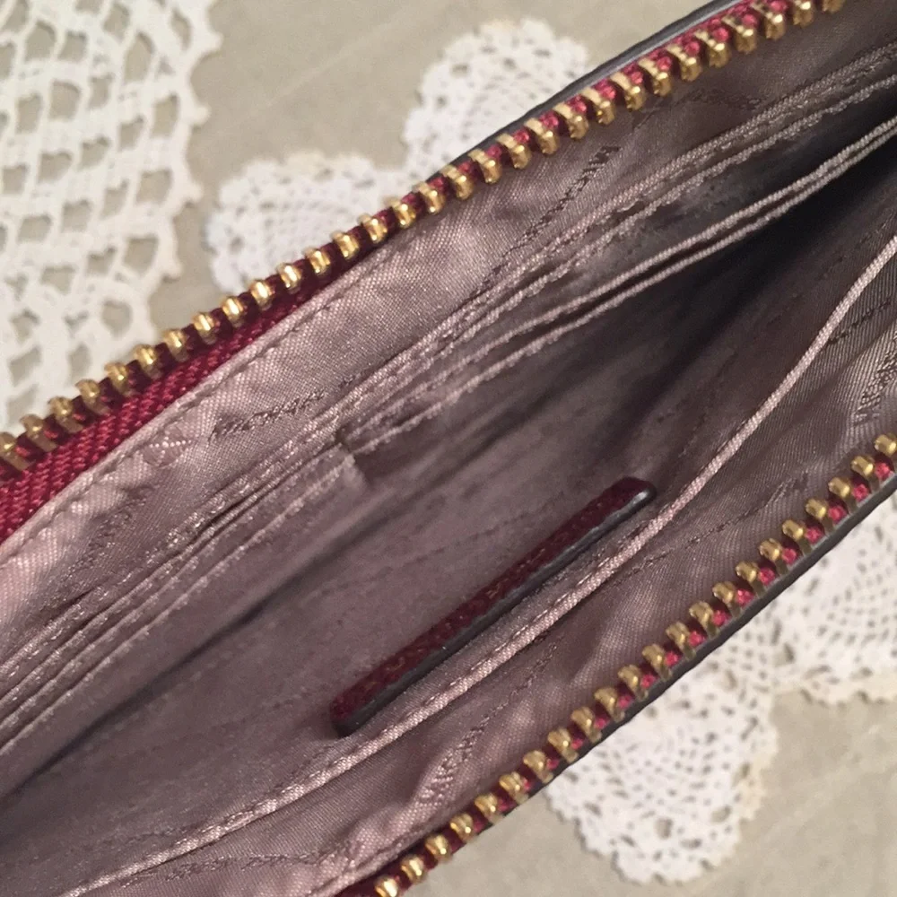 Michael Kors Mulberry Jet Set Travel XL Zip Clutch New